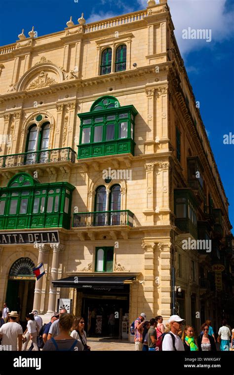 valetta valletta shopping.